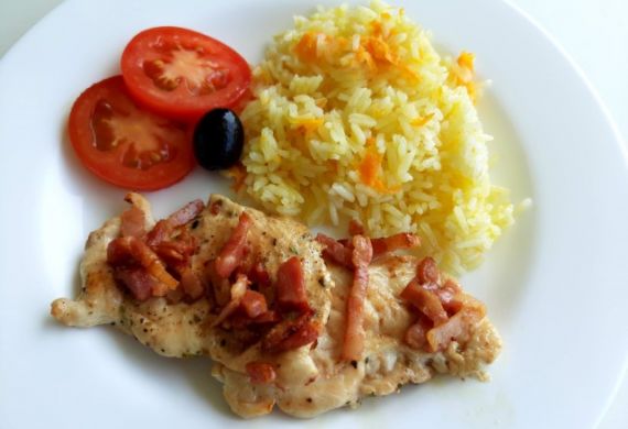 Bifinhos de Peru com Bacon e Vinho Branco