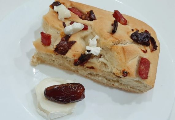 Focaccia Tâmaras Bacon Queijo Cabra