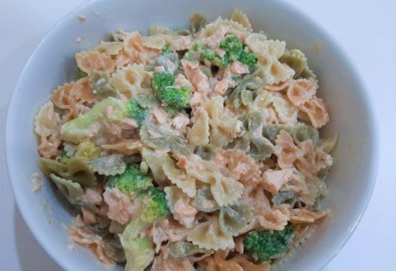 Massa com Salmão e Brócolos